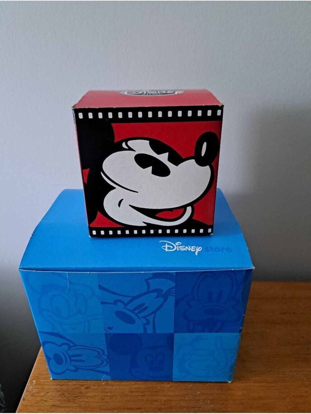 The Disney Store Mickey Pluto Cube gift Boxes Cardboard Paper cartoon graphics